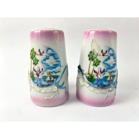 Vintage Hand-Painted Dragonware Florida Flamingoes Souvenir Salt & Pepper Shaker - Picture 1 of 4
